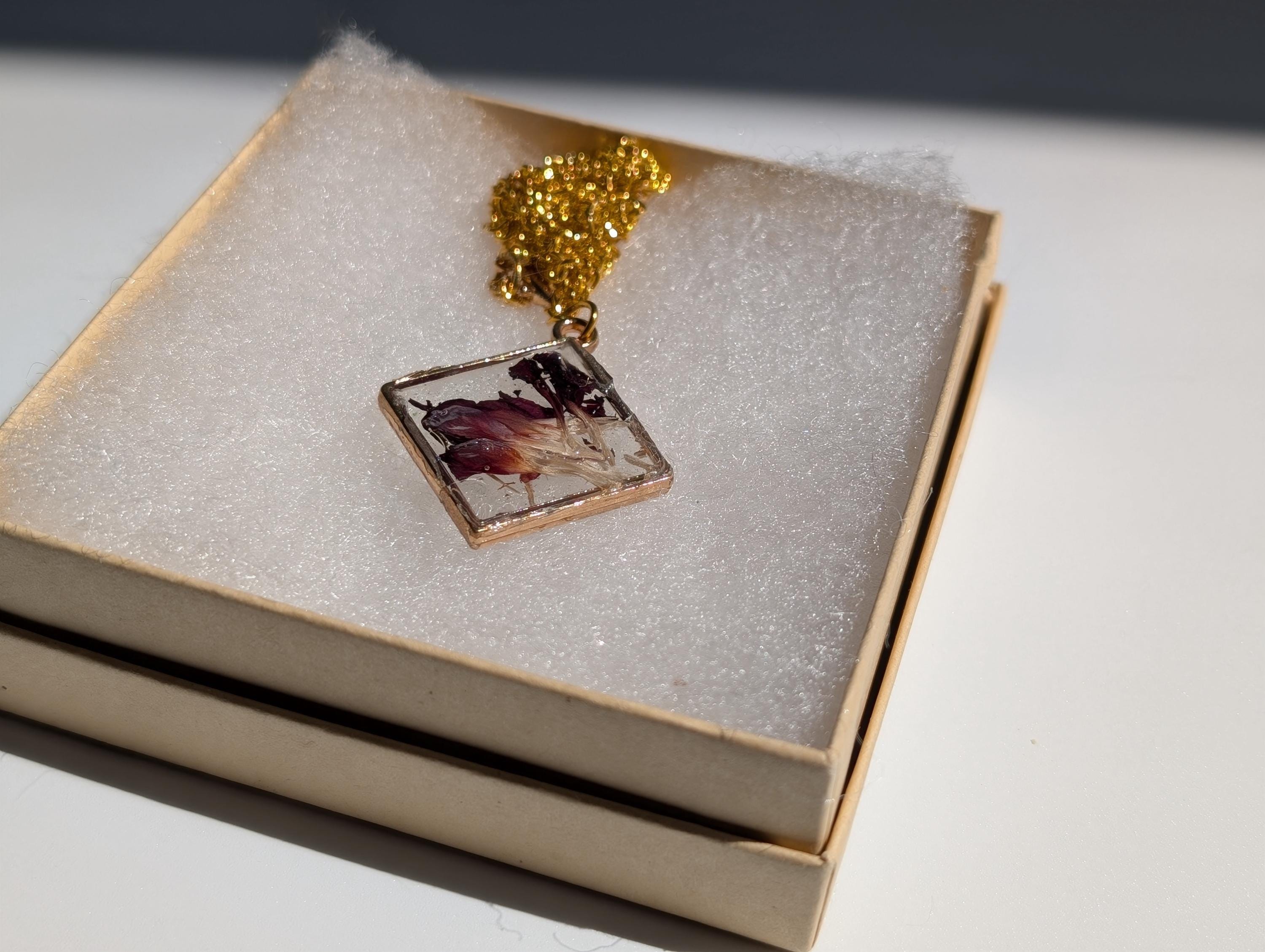 Purple Resin Jewelry - Lightweight Pendant - Bold and Simple Accessory __etsy:8089262204