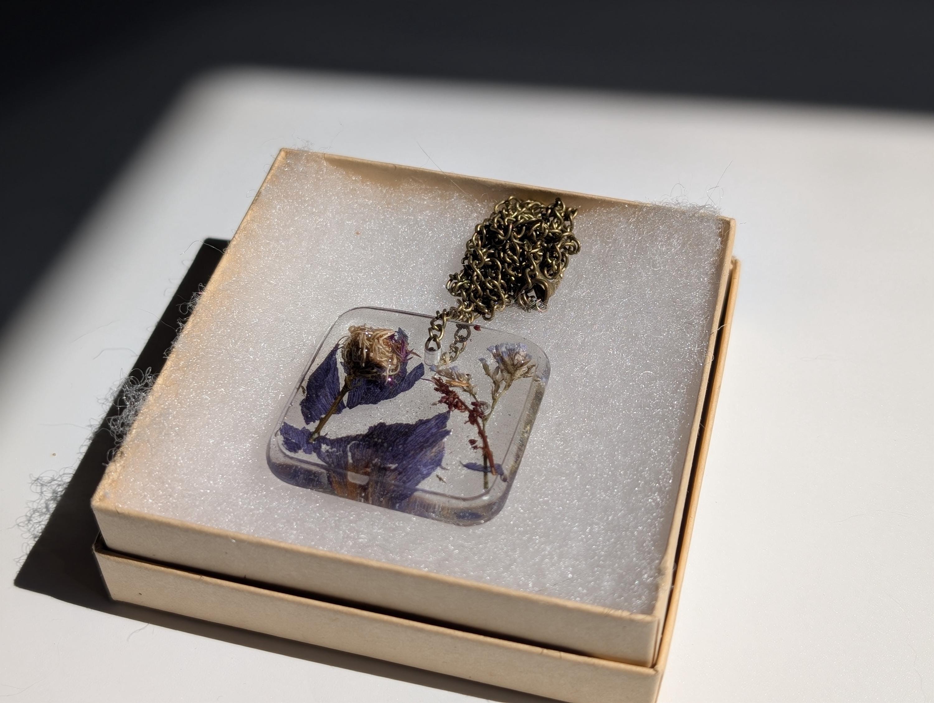 Square Pendant - Dried Flower Pendant __etsy:8142984987