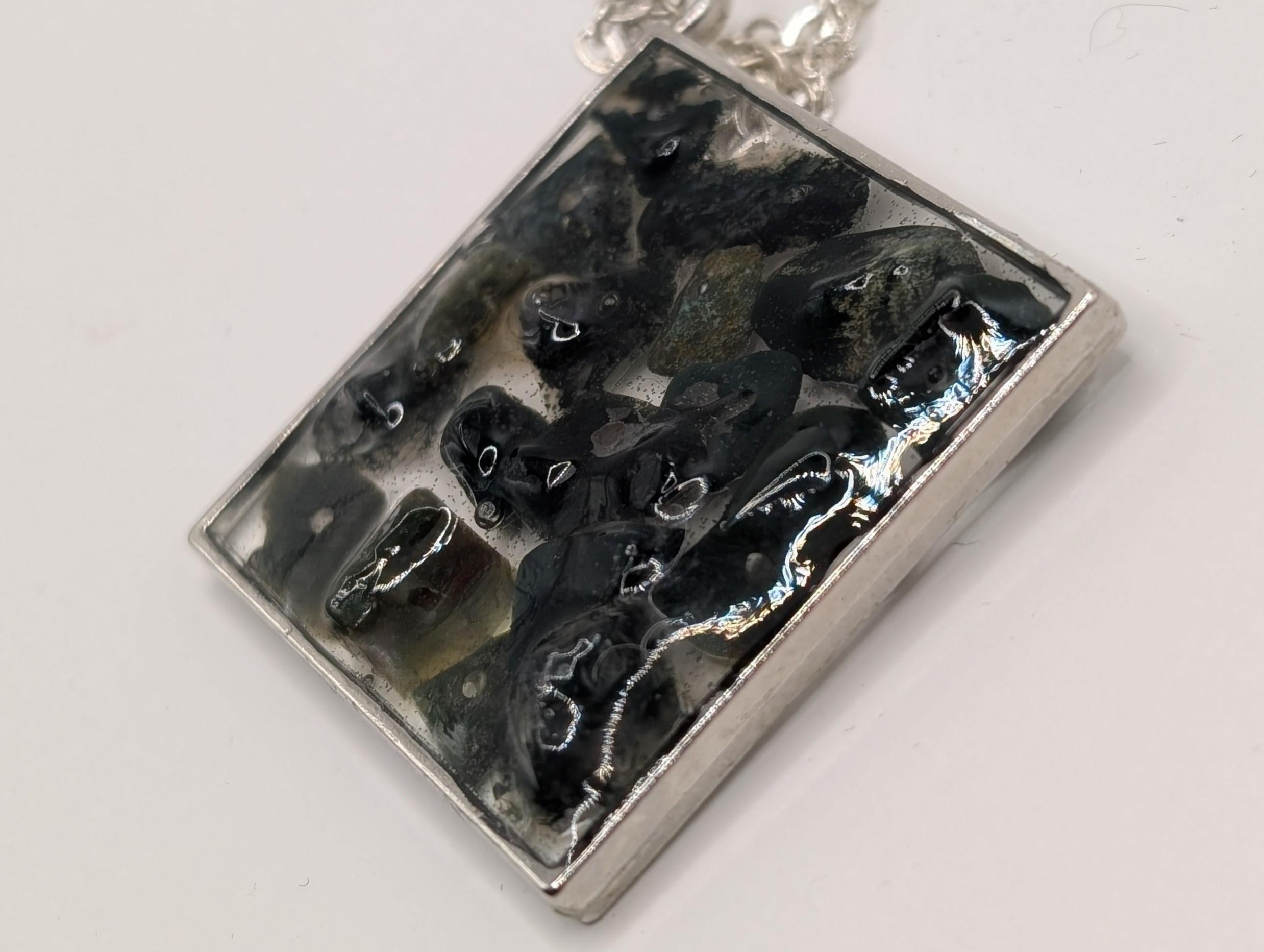 Dark Blue Necklace with Real Bay Rocks from the Pebble Jewelry Collection