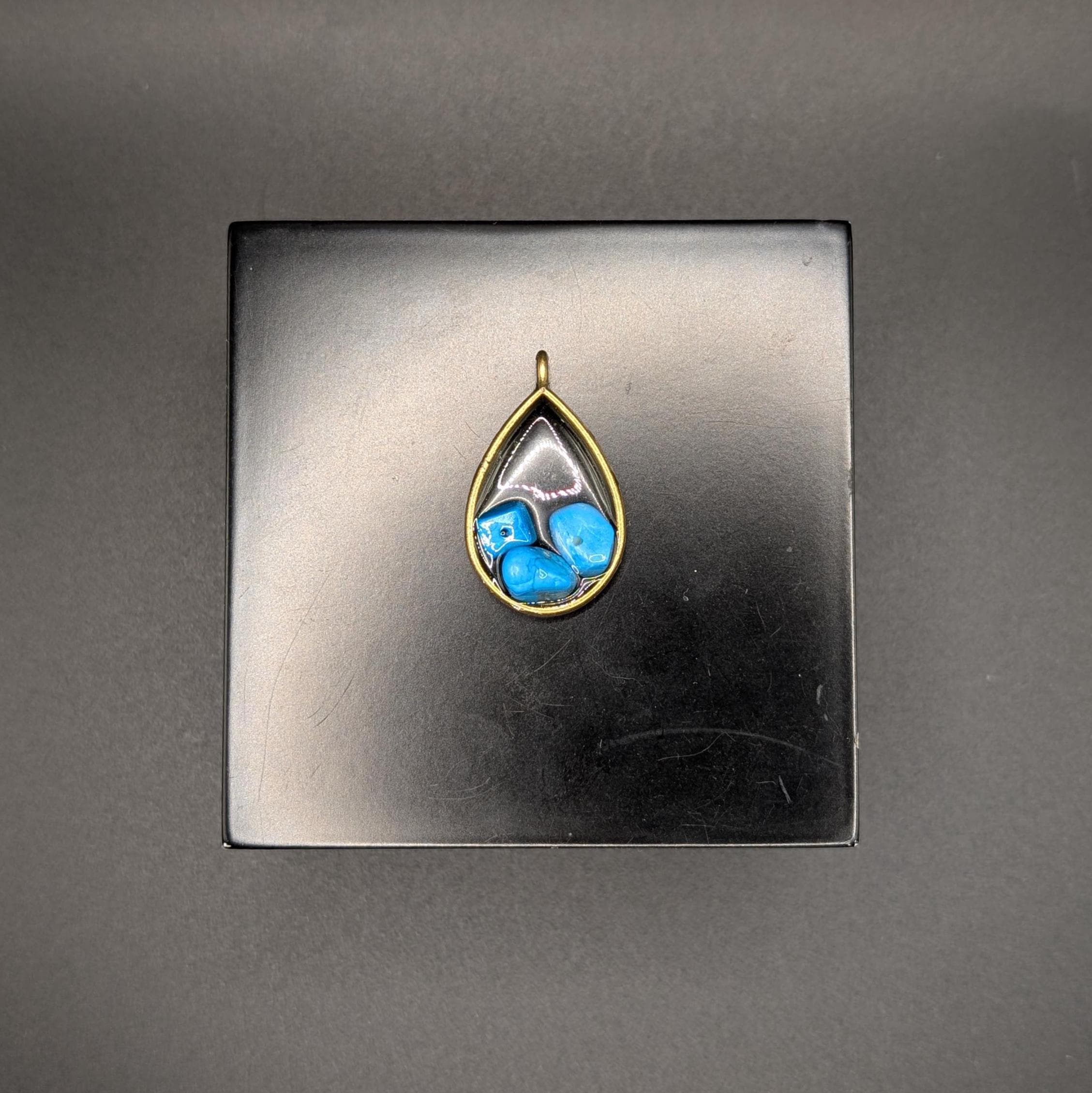 Howlite Necklace - Electric Blue Geology Pebble Jewelry