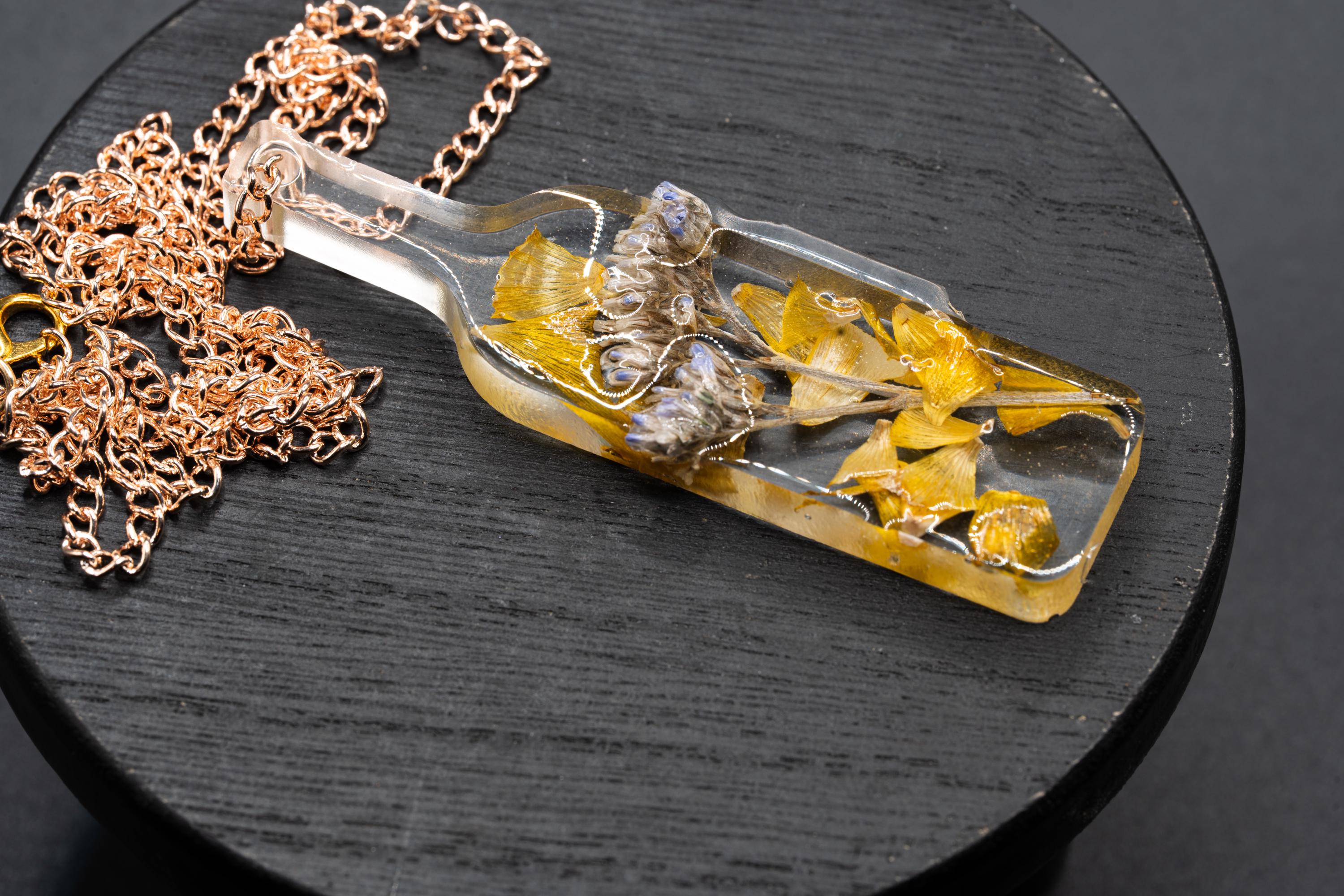 Bottle Necklace - Dried Flower Pendant - Lightweight Resin Jewelry __etsy:7670266824