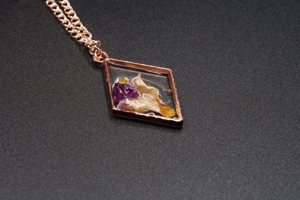 Lightweight Resin Pendant - Dried Flower Jewelry - Rose Gold Necklace __etsy:7670310008