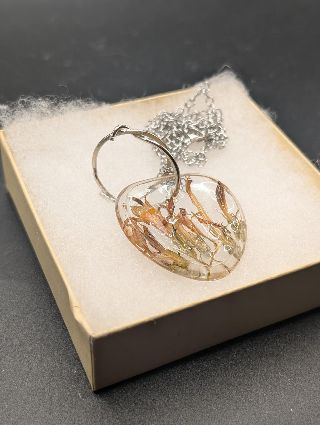 Resin Necklace - Dried Flower Jewelry __etsy:7804797421