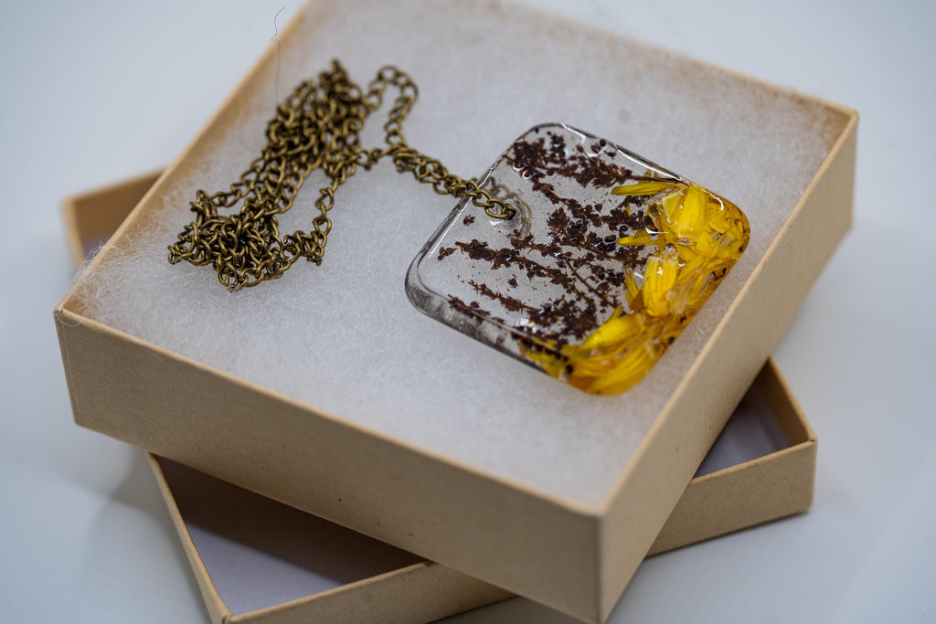 Dried Flower Resin Necklace - Square Pendant